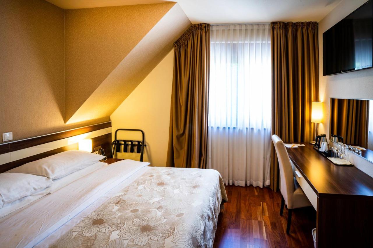 Hotel Degenija Selište Drežničko Zewnętrze zdjęcie