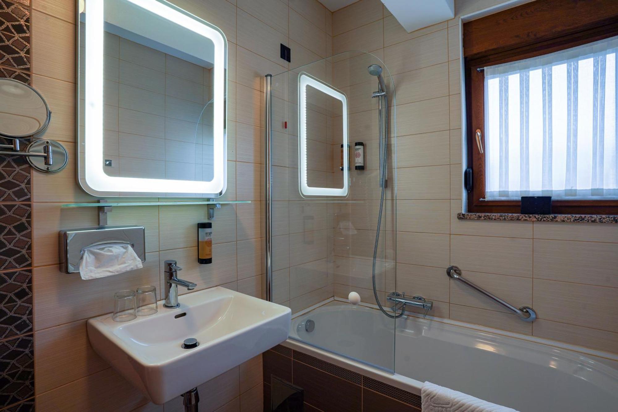 Hotel Degenija Selište Drežničko Zewnętrze zdjęcie